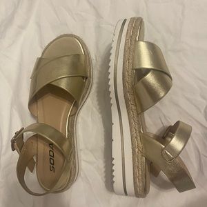 Soda dressy platform sandal